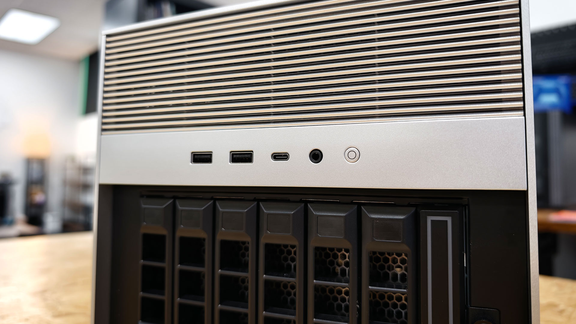 ZimaCube 2 ZimaCube 2 NAS Review